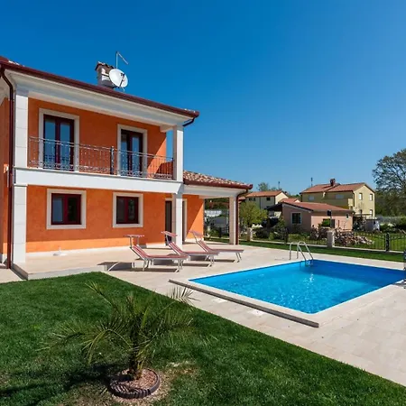 Villa Nia With Private Pool *