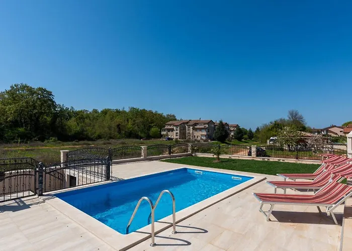 Villa Nia With Private Pool *
