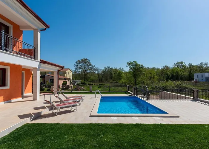 Villa Nia With Private Pool Karigador