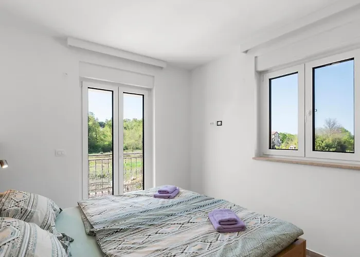 Villa Nia With Private Pool *