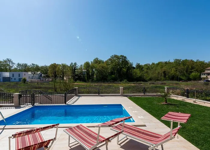 Villa Nia With Private Pool *